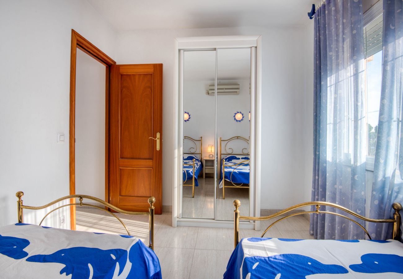 Casa en L'Escala - MONTGO