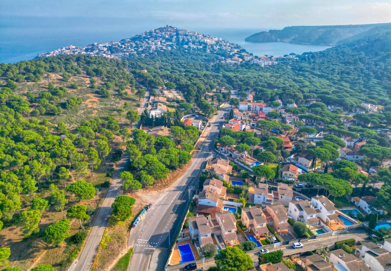 Casa en L'Escala - MONTGO