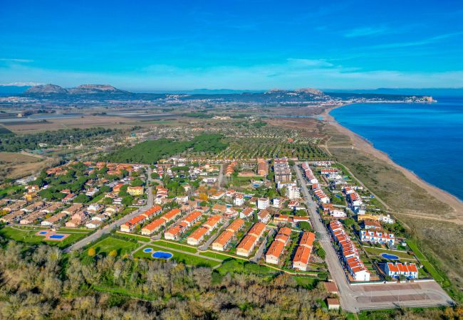 Xalet Adossat en Torroella de Montgri - MAS PINELL Xalet Adossat en Torroella de Montgri - MAS PINELL