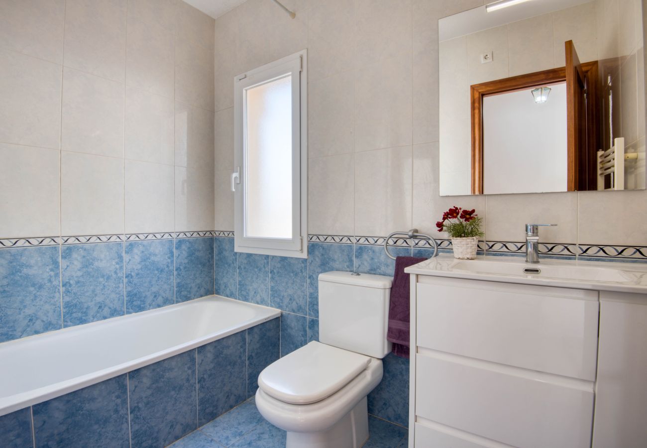 Casa en L´Escala - MONTGO