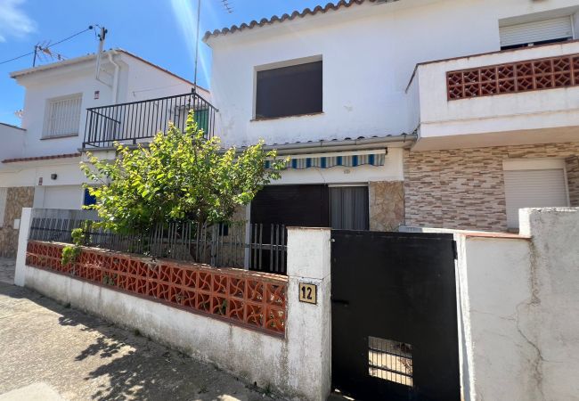 Casa adossada en Escala - MARIA