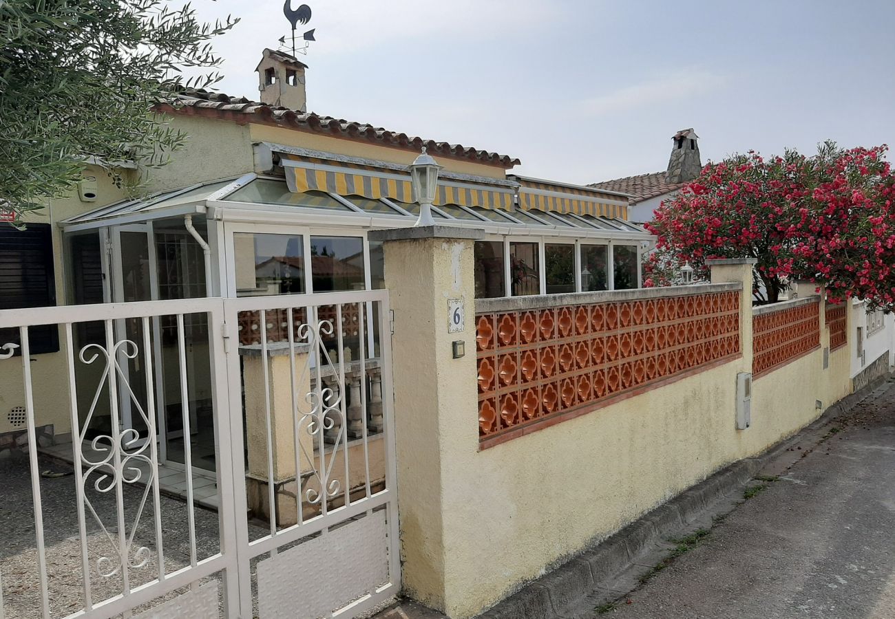 Casa en Escala - LLANÇA