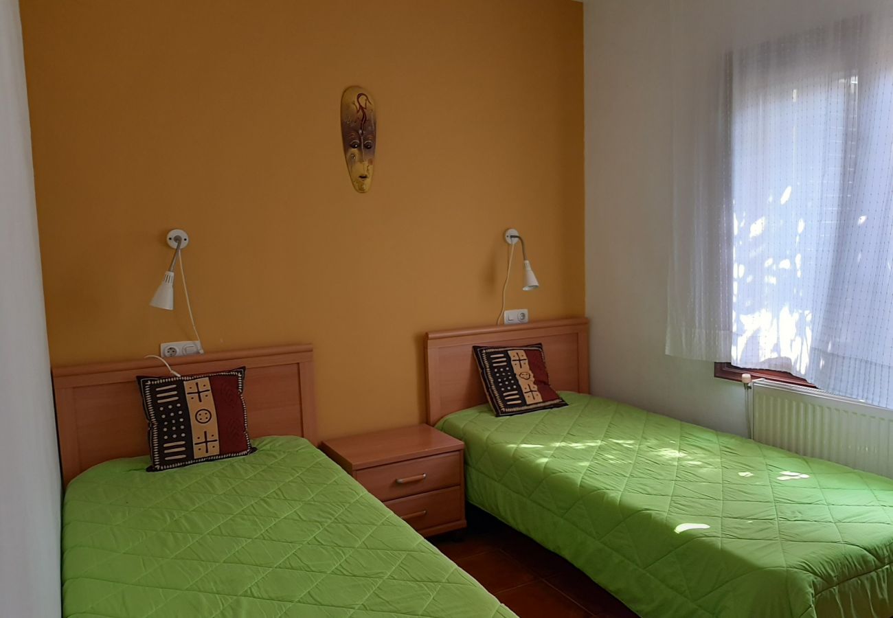 Casa en Escala - LLANÇA