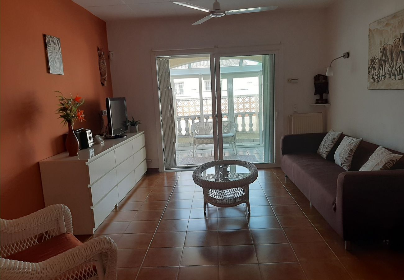 Casa en Escala - LLANÇA