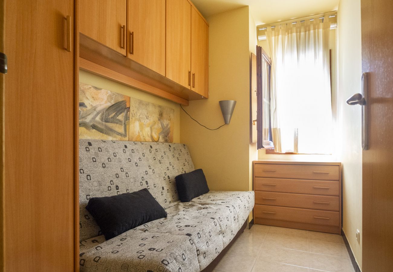 Apartament en Escala - AVINGUDA RIELLS