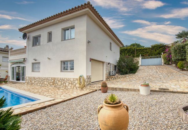 Chalet en Escala - AIGUES