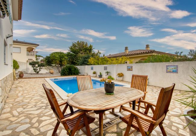 Chalet en Escala - AIGUES