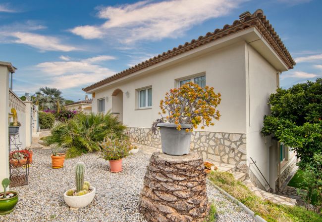 Chalet en Escala - AIGUES