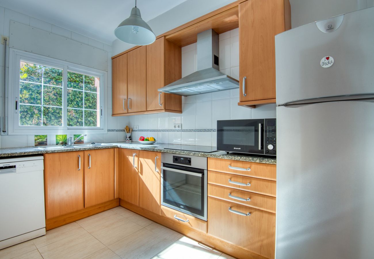 Ferienhaus in L'Escala - SERRA CAVALLERA