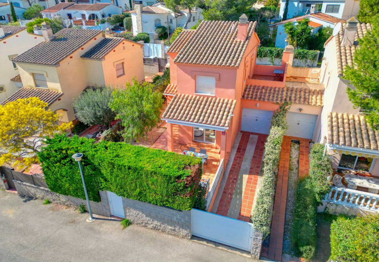 Ferienhaus in L'Escala - SERRA CAVALLERA