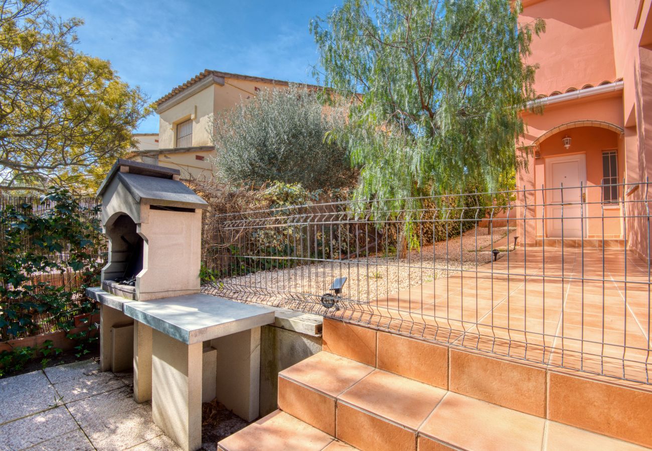 Ferienhaus in L'Escala - SERRA CAVALLERA