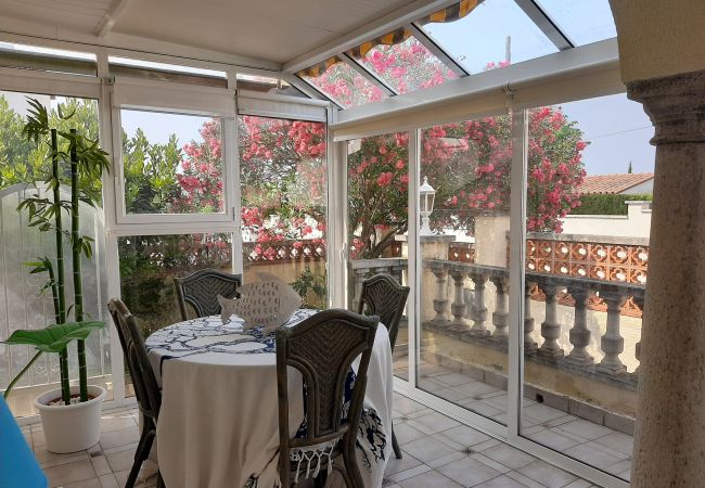 Escala - Ferienhaus