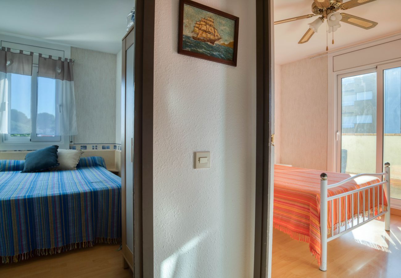 Wohnung zur Miete in l'Escala mit zwei Schlafzimmern und Platz für vier Personen
