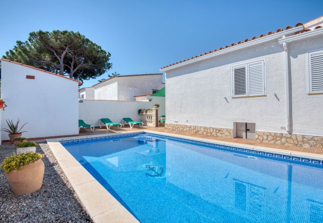 Ferienhaus in L'Escala - FALGUERA