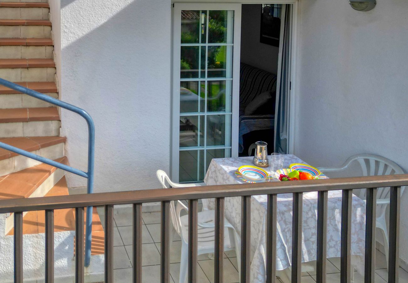 Apartment in L'Escala - REMEI