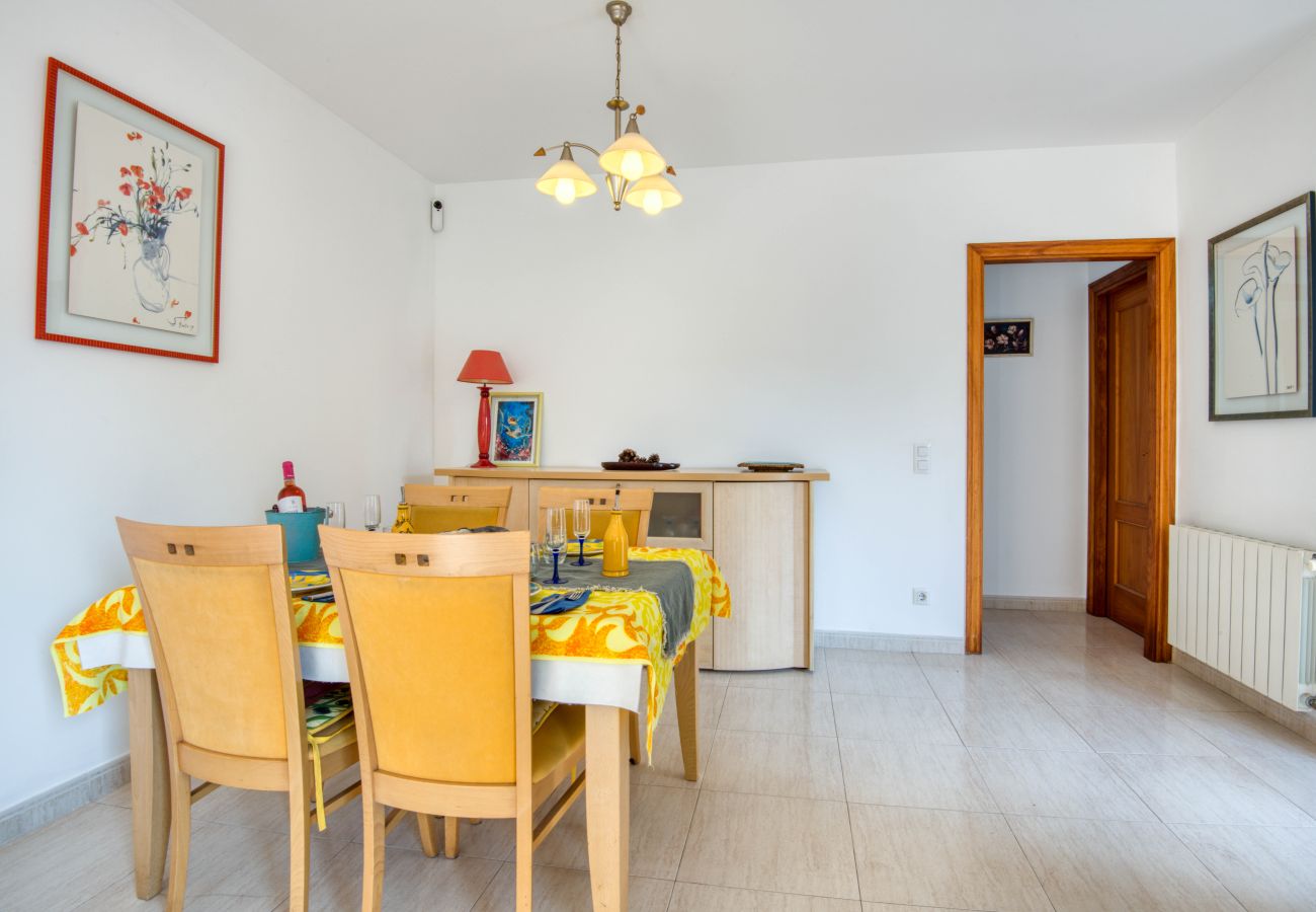 House in L'Escala - MONTGO