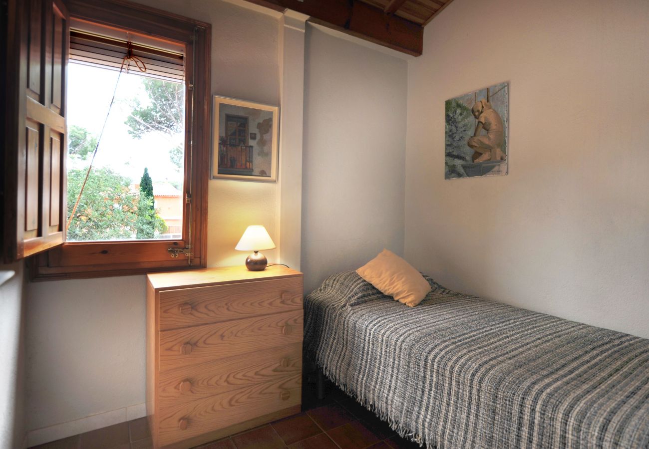 Single room in holiday accommodation