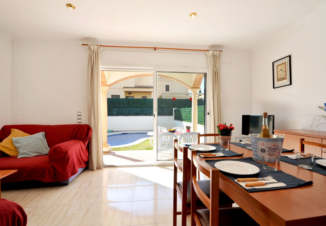 holiday dining on the costa brava