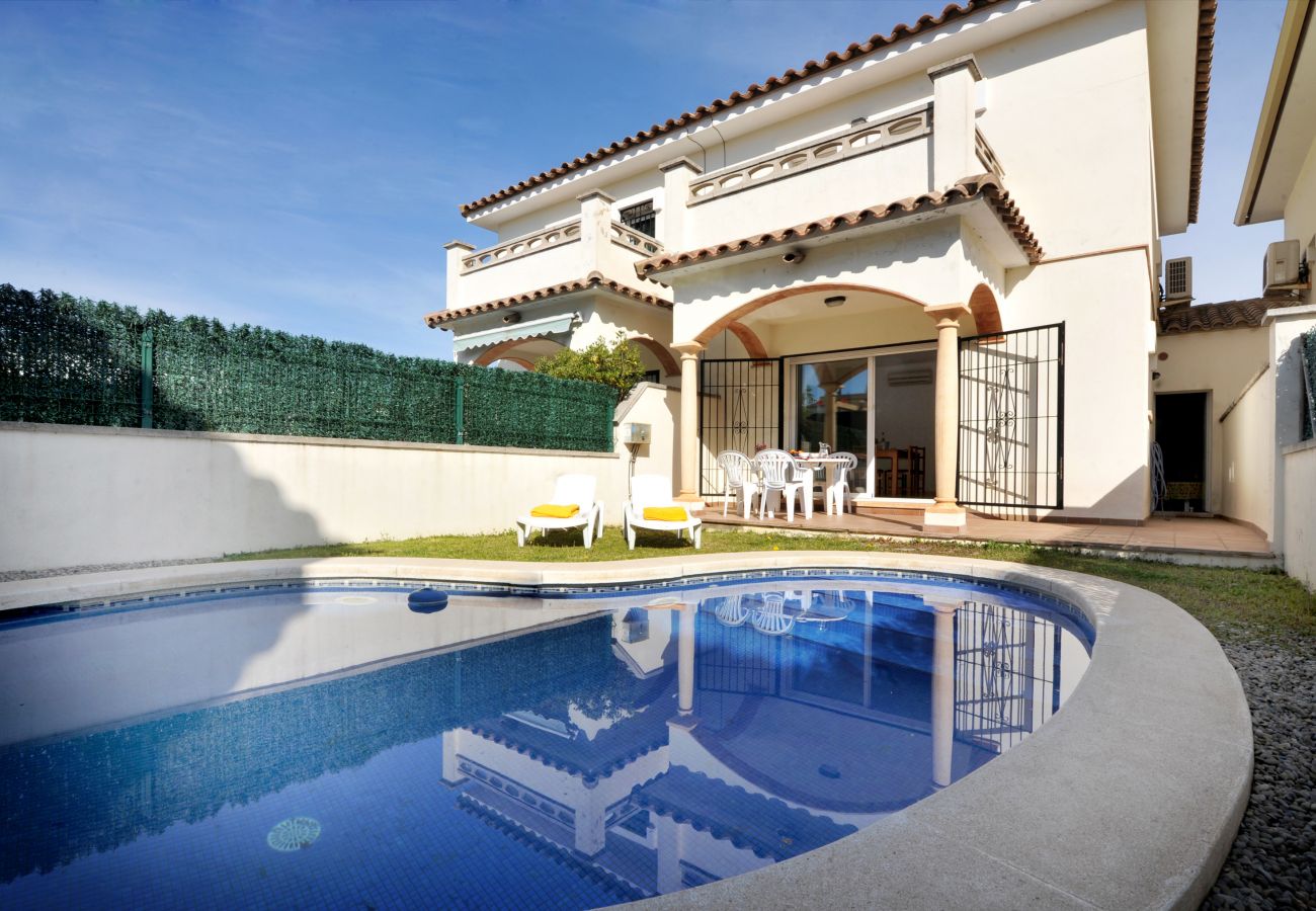 Large swimming pool in a holiday rental house on the Costa Brava