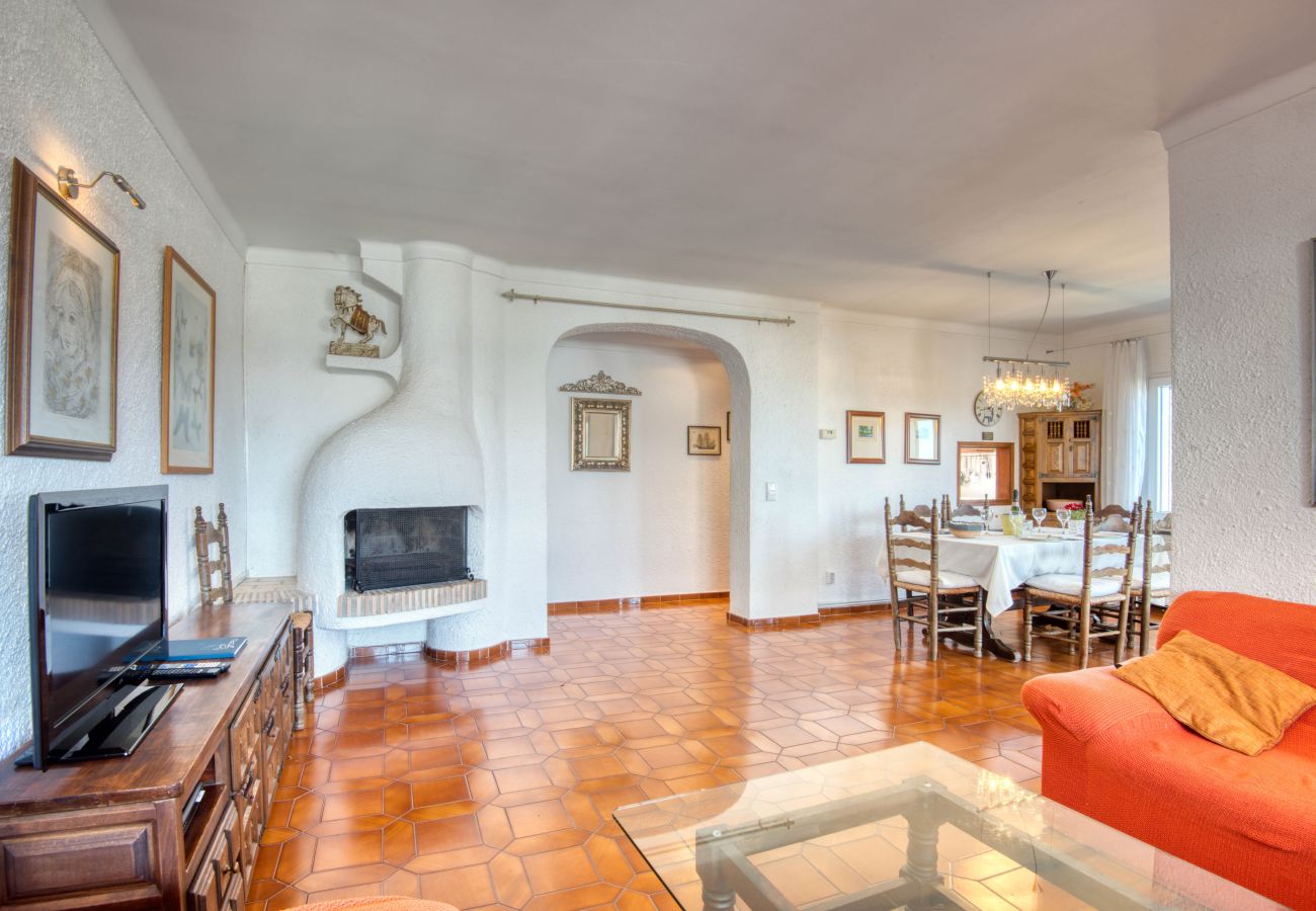 House in L'Escala - PALATINA
