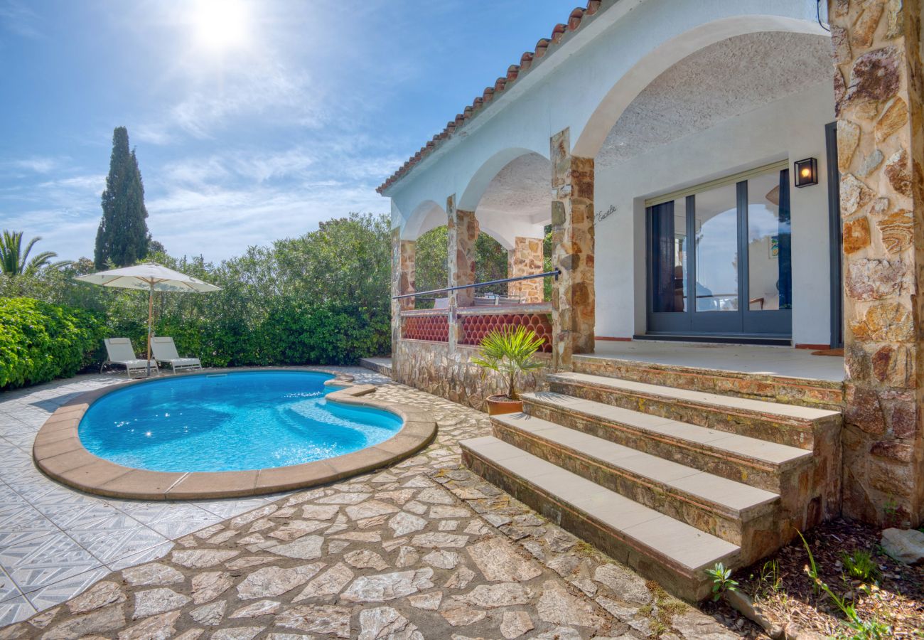 House in Pals - ESCALE