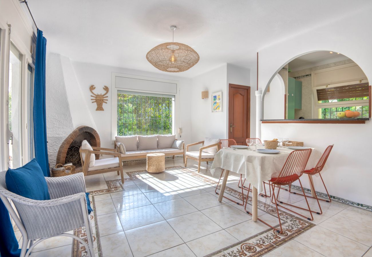 House in Pals - ESCALE