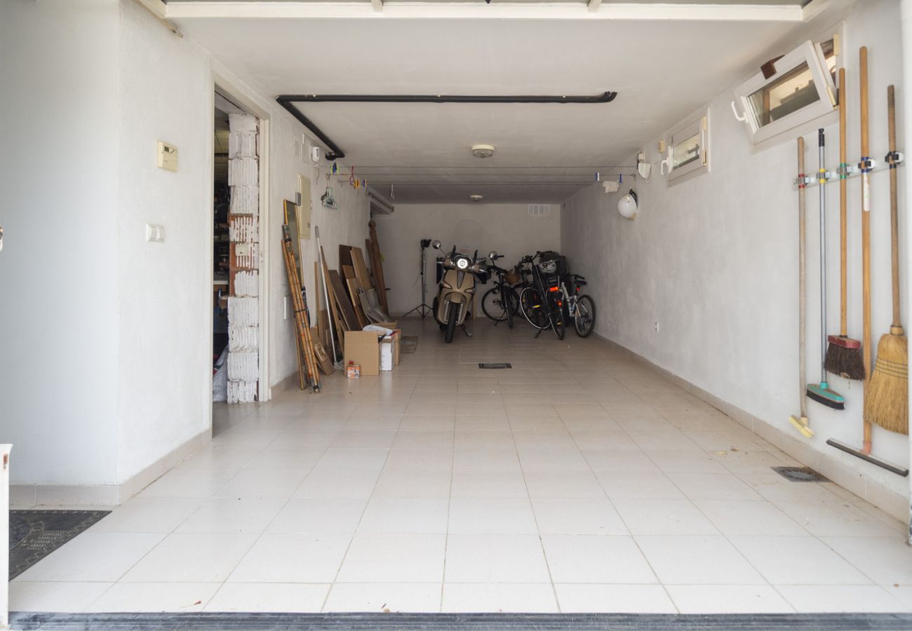 House in Escala - FALGUERA