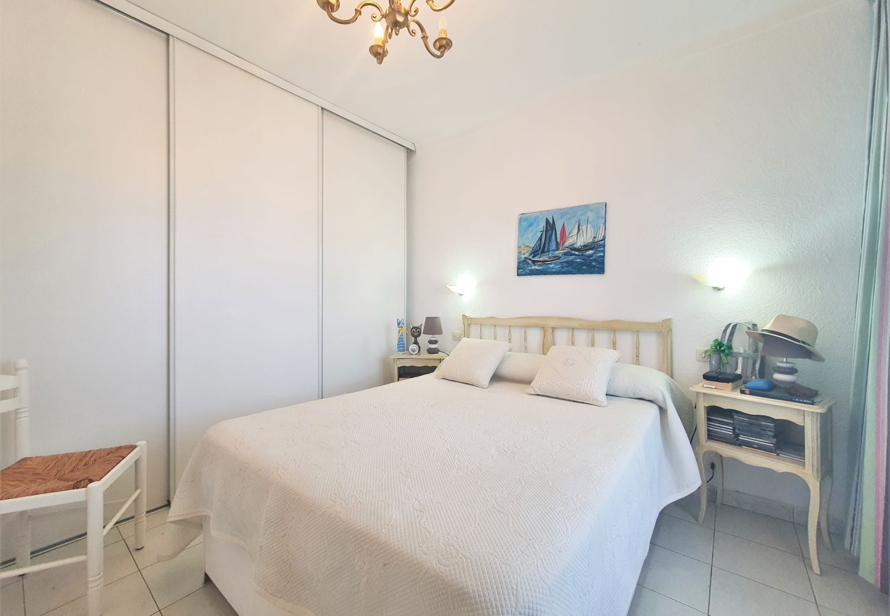 Apartment in Escala - ROSES