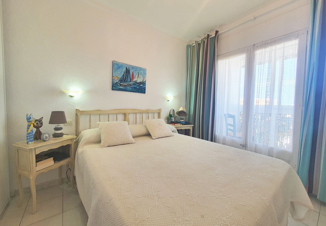 Apartment in Escala - ROSES
