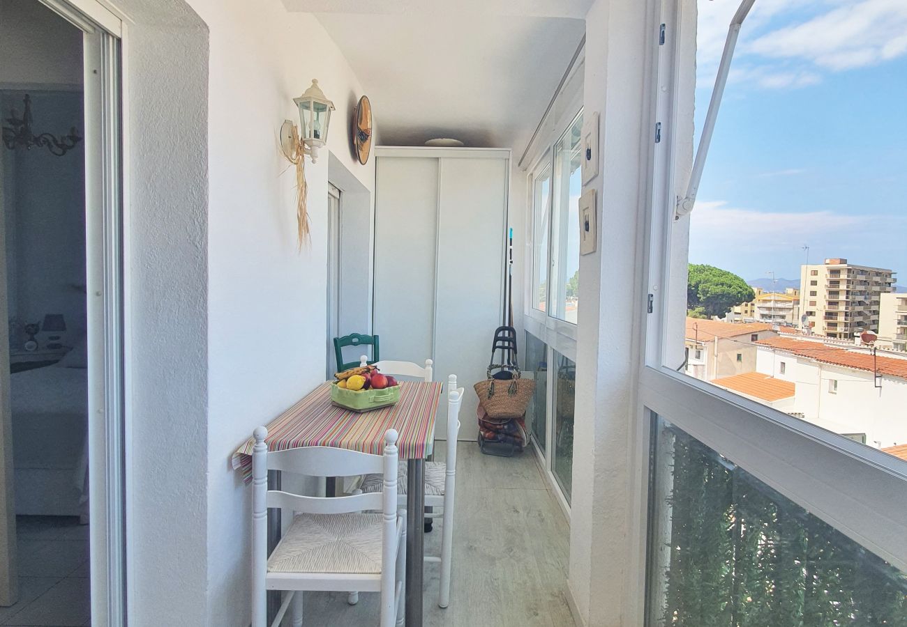 Apartment in Escala - ROSES