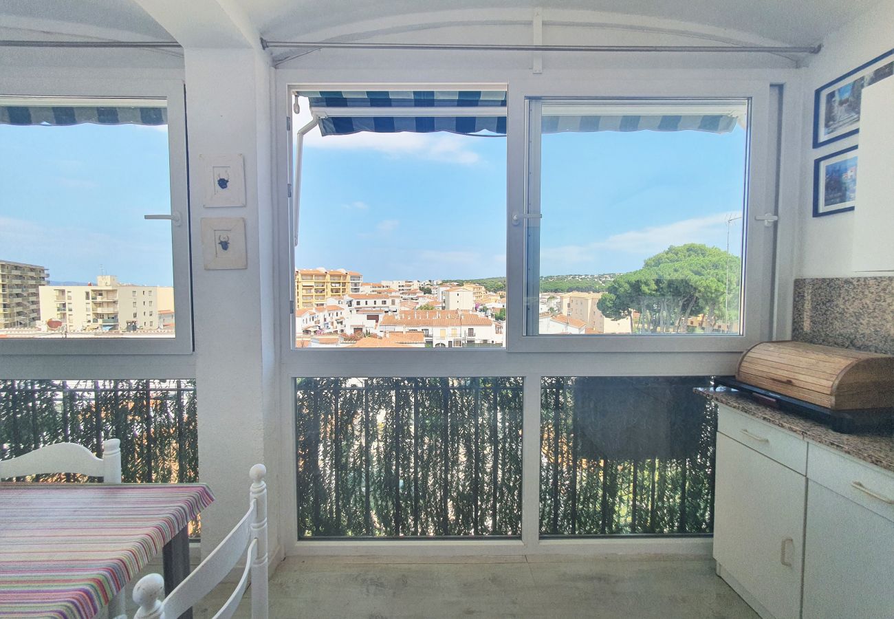 Apartment in Escala - ROSES