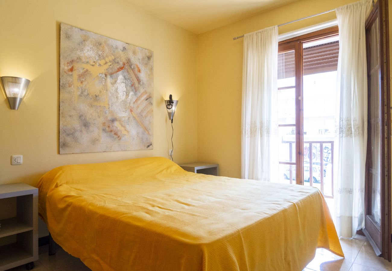 Apartment in Escala - AVINGUDA RIELLS