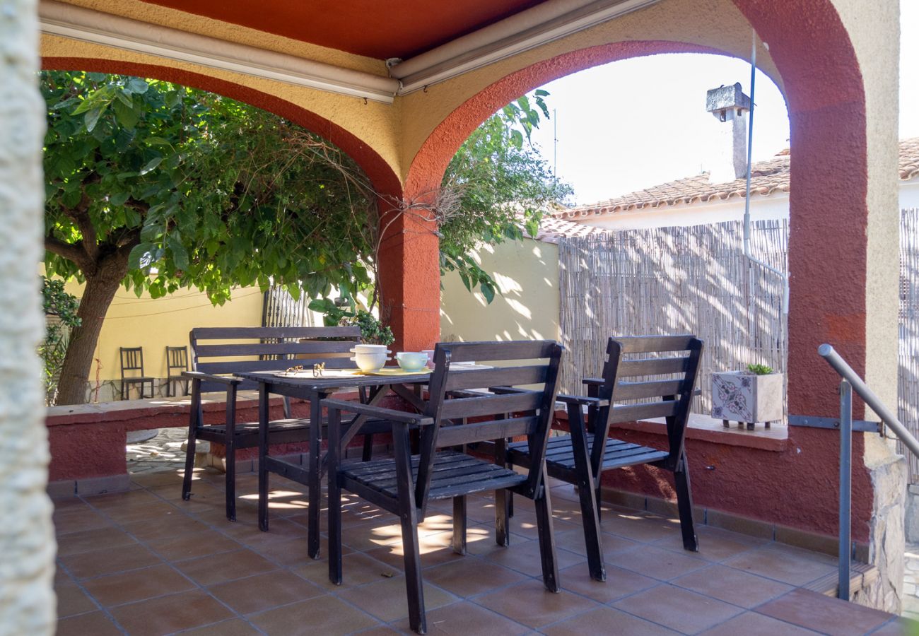 Townhouse in Escala - MANOL