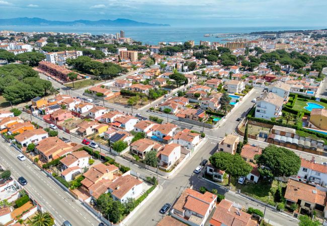 Maison à L'Escala - LES HUPPES Maison à L'Escala - LES HUPPES