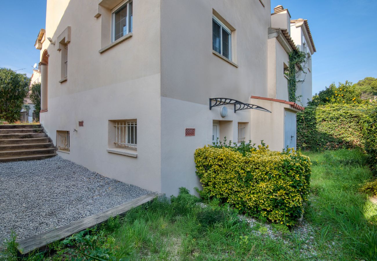 Maison à L'Escala - MONTGO