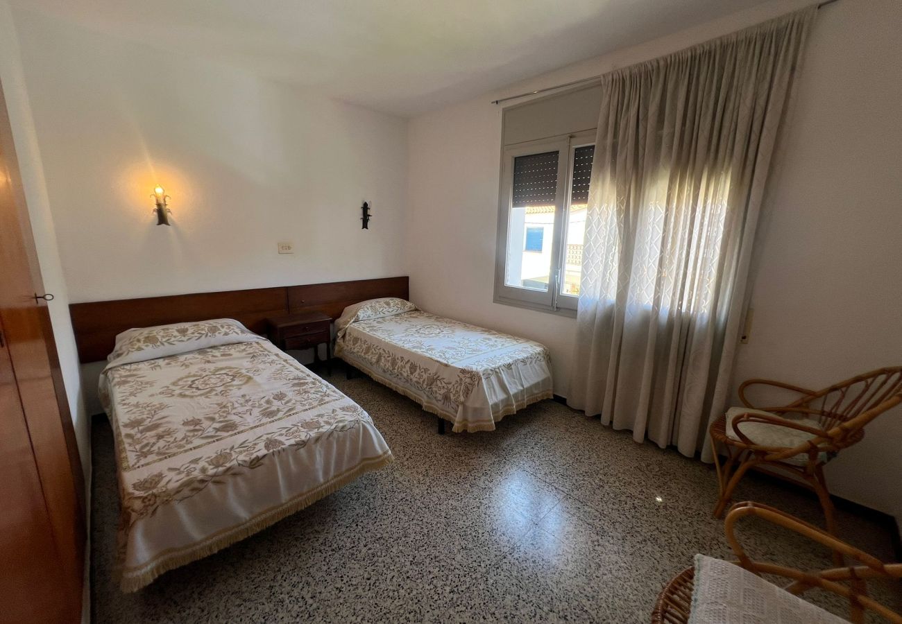 Maison mitoyenne à L'Escala - MARIA