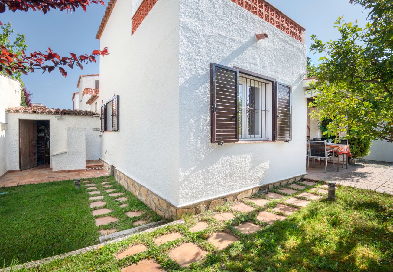 Maison mitoyenne à L'Escala - TERANYINA