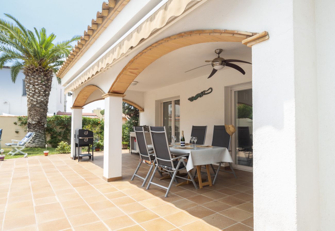 Casa en Escala - FALGUERA
