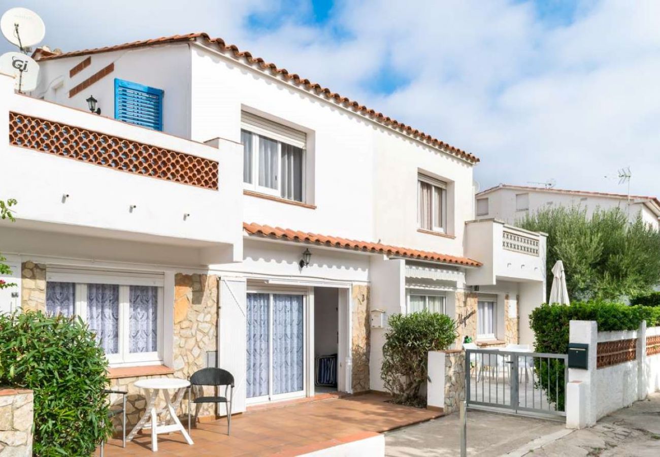 Casa en Escala - MARGARIDA