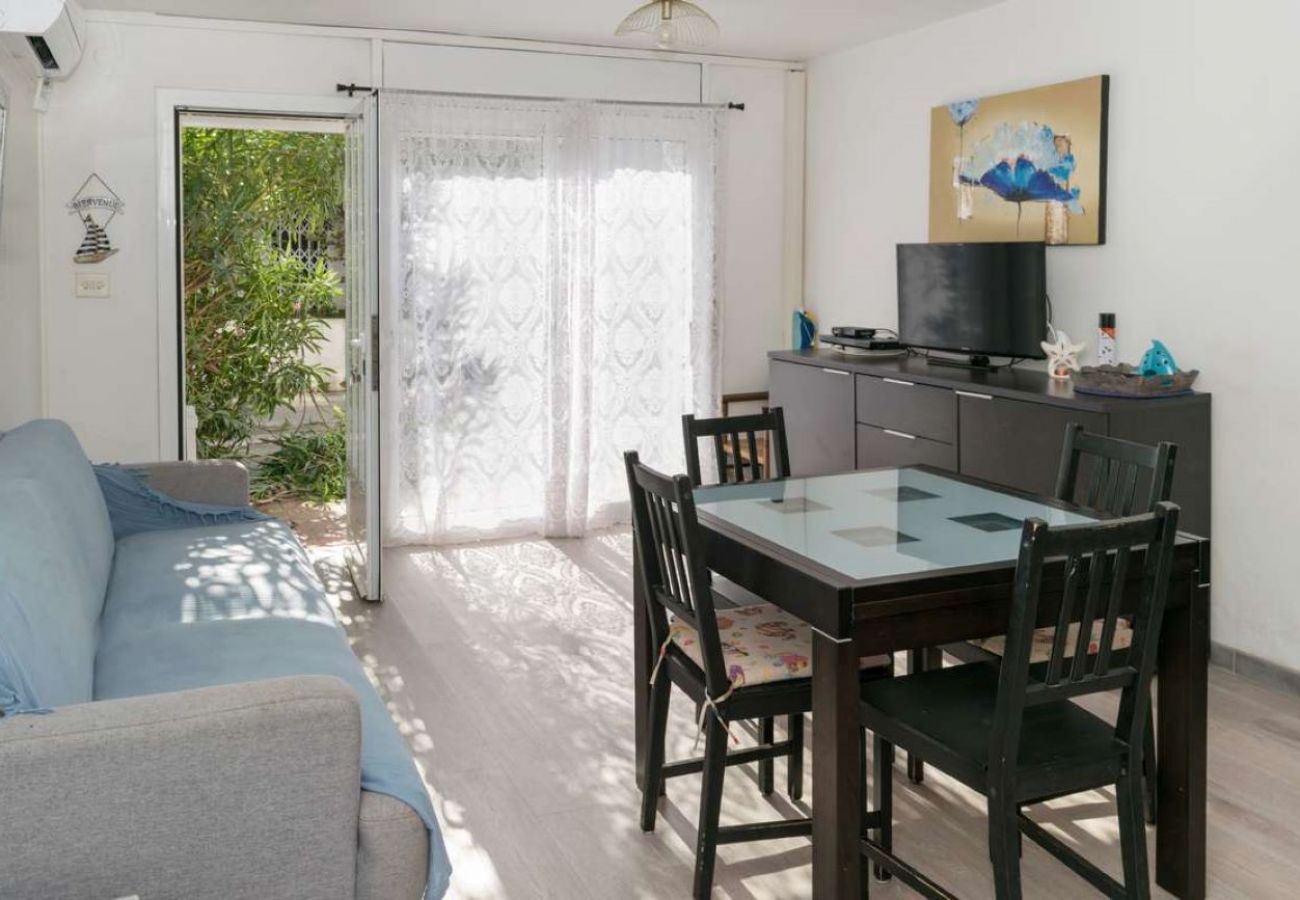 Casa en Escala - MARGARIDA
