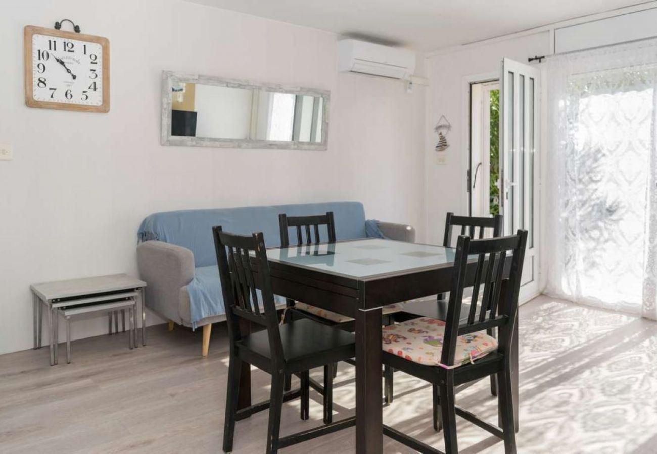 Casa en Escala - MARGARIDA