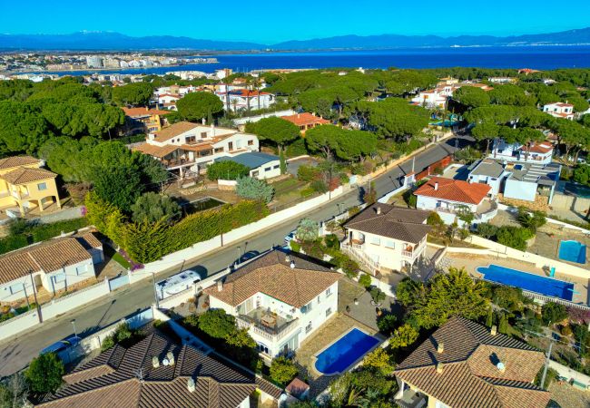 Chalet en Escala - AIGUES